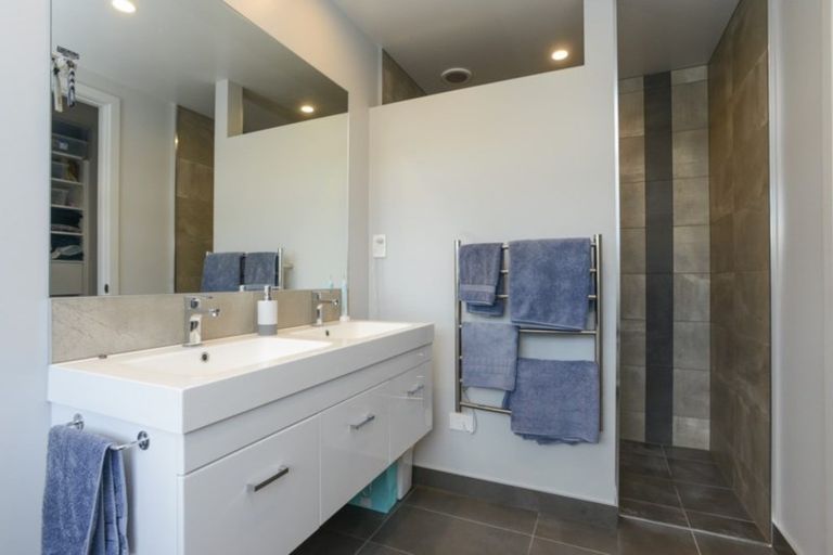 Photo of property in 36 Pelorus Avenue, Poraiti, Napier, 4112