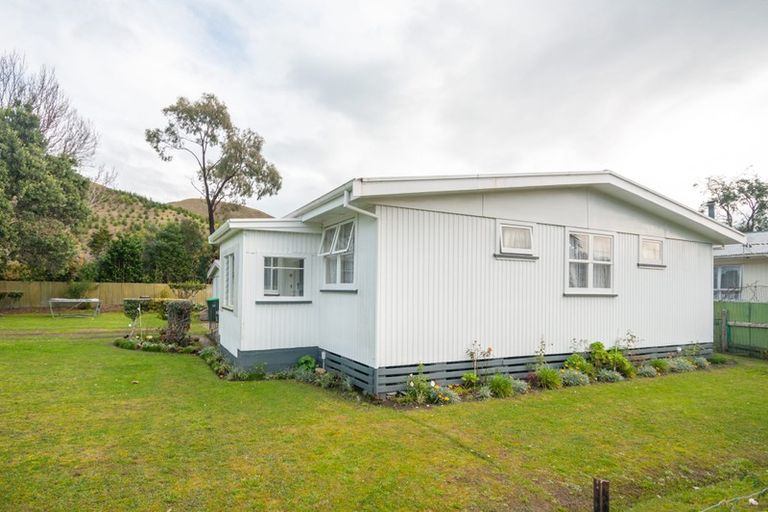 Photo of property in 8 Worsley Street, Tamarau, Gisborne, 4010