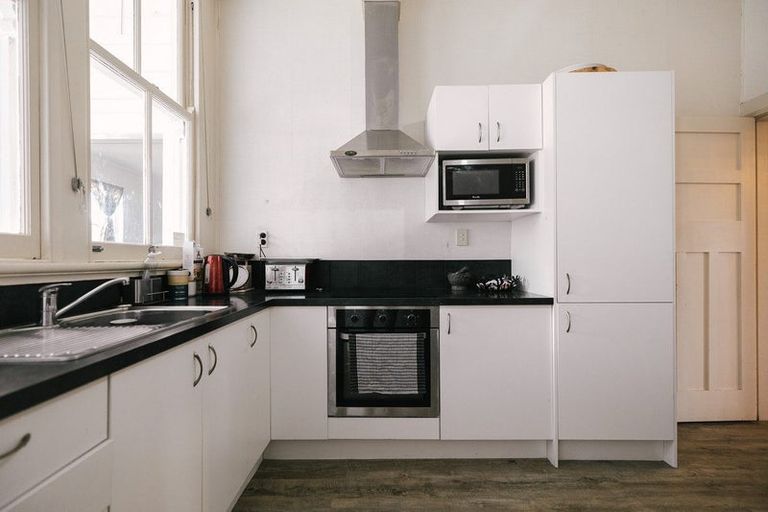 Photo of property in 74 Chelwood Street, Takaro, Palmerston North, 4412