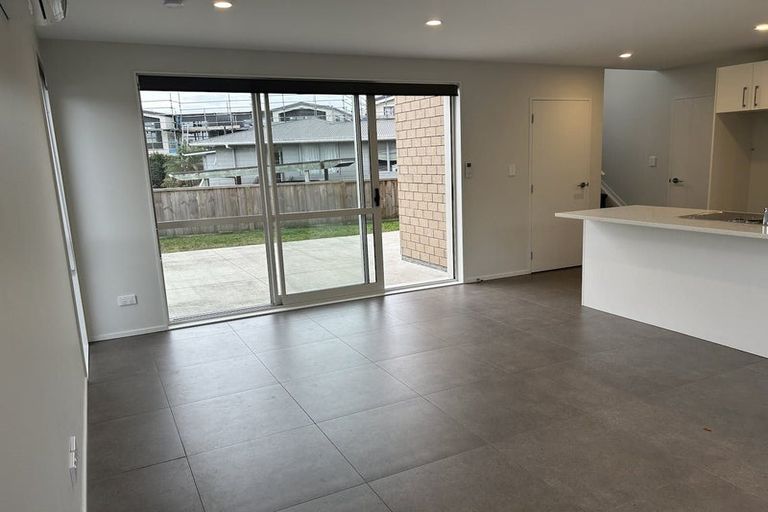 Photo of property in 7b Yeoman Place, Howick, Auckland, 2014