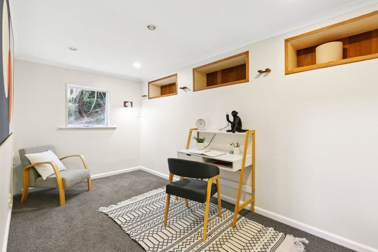 Photo of property in 196 Townsend Road, Miramar, Wellington, 6022