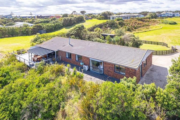 Photo of property in 29 Longbeach Drive, Castlecliff, Whanganui, 4501