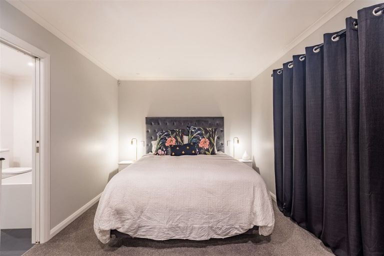 Photo of property in 4a Freedom Drive, Kelvin Grove, Palmerston North, 4414