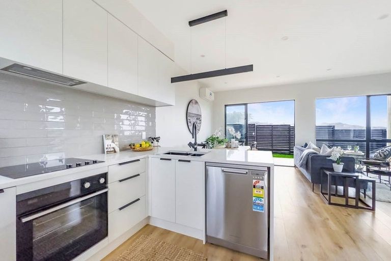 Photo of property in 18 Balthazar Road, Kumeu, 0810