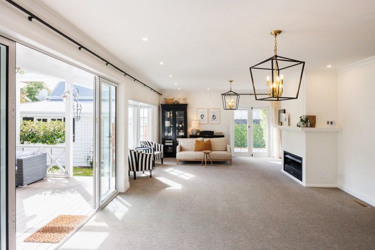 Photo of property in 23 Elmira Avenue, Hokowhitu, Palmerston North, 4410