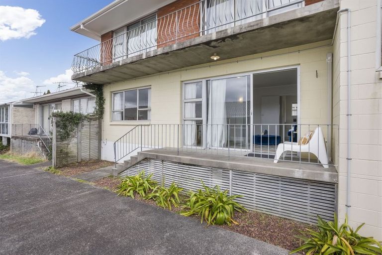 Photo of property in 2/34 Watea Road, Sandringham, Auckland, 1025