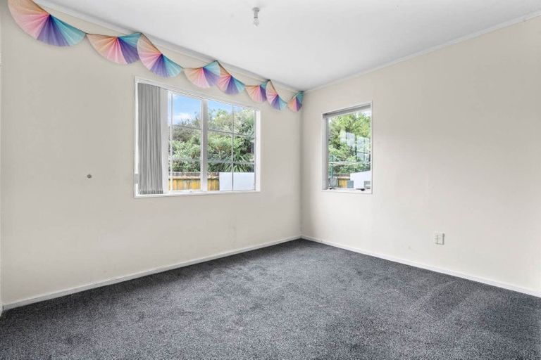 Photo of property in 28 Trimdon Street, Randwick Park, Auckland, 2105