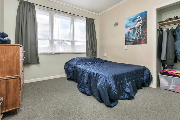 Photo of property in 77 Royal Road, Massey, Auckland, 0614