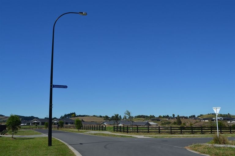 Photo of property in 21 Te Ara Aukati Terrace, Pokeno, 2471