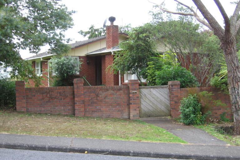 Photo of property in 57 Castleford Street, Green Bay, Auckland, 0604