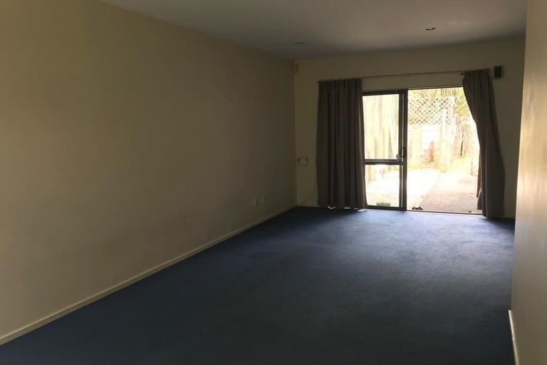 Photo of property in 49 Rakich Place, Henderson, Auckland, 0612