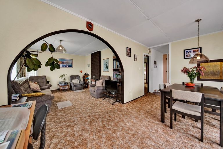 Photo of property in 14a Brixham Place, Merrilands, New Plymouth, 4312