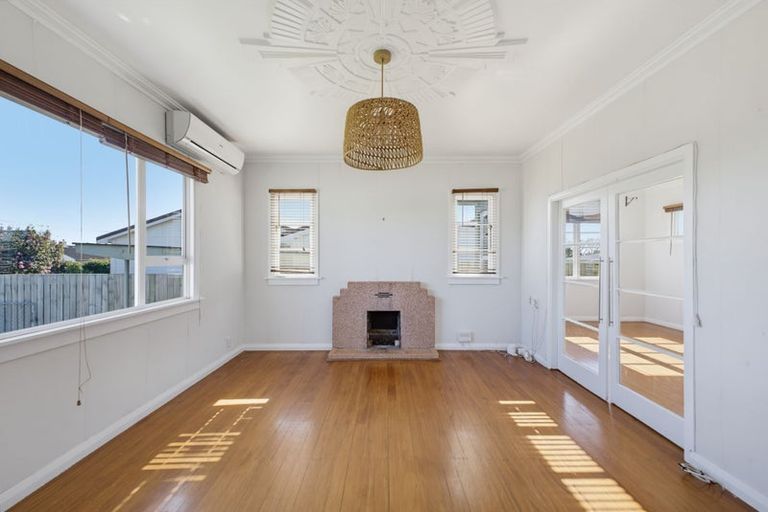 Photo of property in 403 Carrington Street, Upper Vogeltown, New Plymouth, 4310