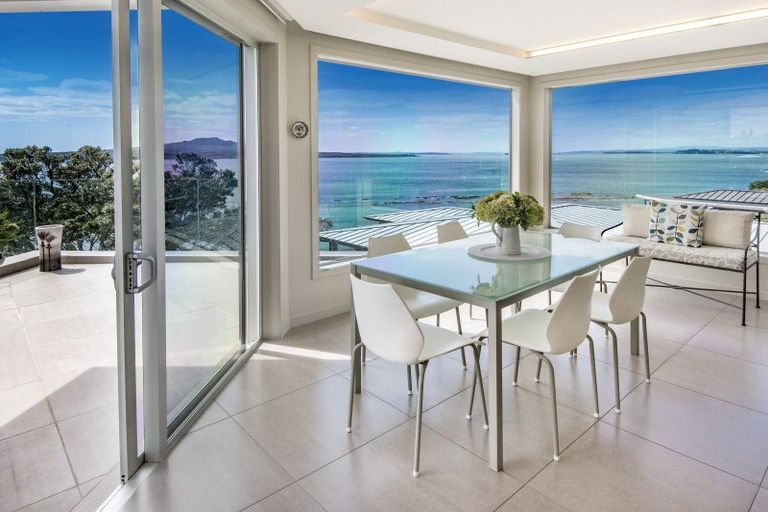 Photo of property in 1/40 Seacliffe Avenue, Belmont, Auckland, 0622