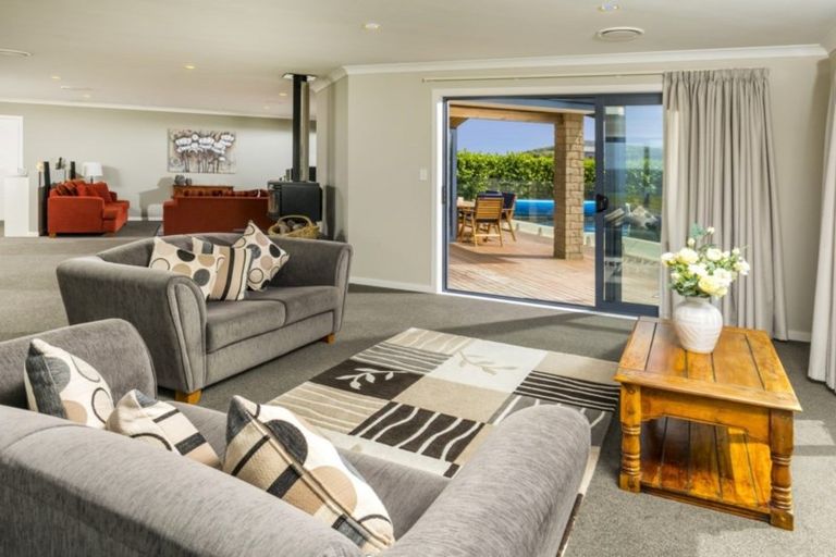 Photo of property in 113a Constable Road, Muriwai, Waimauku, 0881