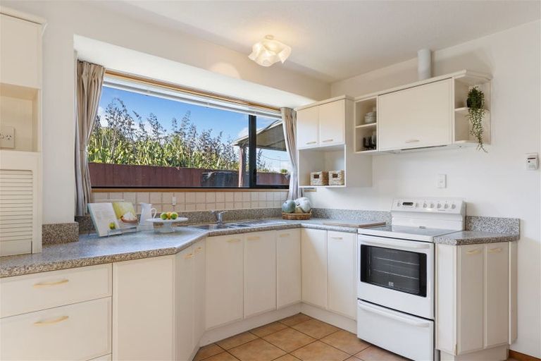 Photo of property in 21 Mulberry Place, Redwood, Christchurch, 8051