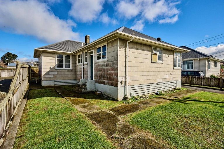 Photo of property in 2/19 Colson Street, Avalon, Lower Hutt, 5011
