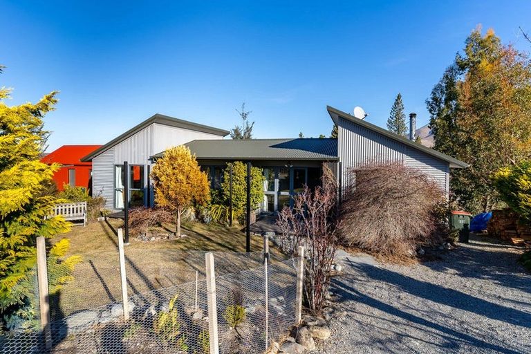 Photo of property in 76 Ohau Drive, Lake Ohau, Twizel, 9412