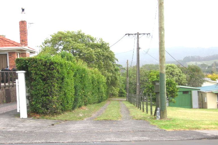 Photo of property in 13a Awaroa Road, Sunnyvale, Auckland, 0612