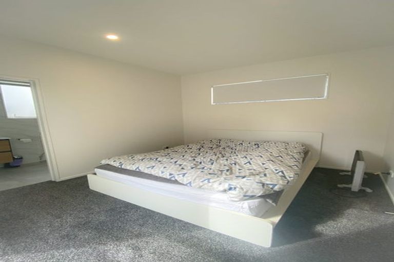 Photo of property in 102 Bellbird Street, Papakura, 2110