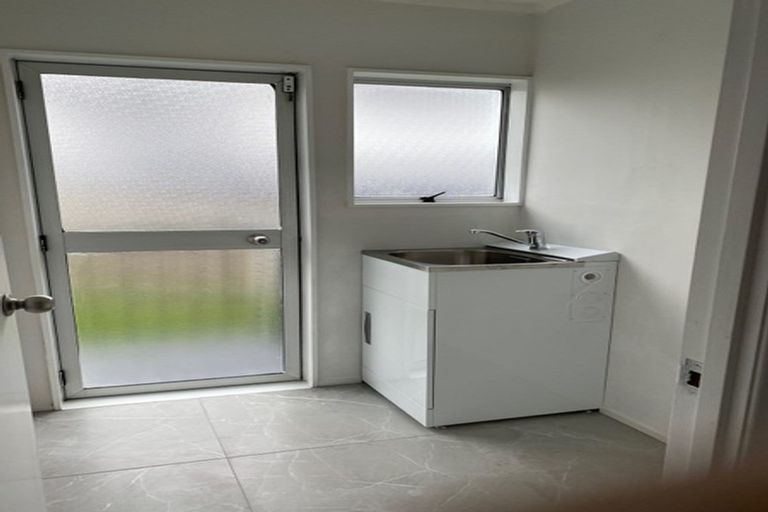 Photo of property in 2/42 Manuka Road, Glenfield, Auckland, 0629