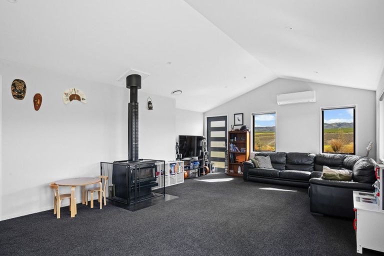 Photo of property in 27 Lapins Way, Waikerikeri, Alexandra, 9391