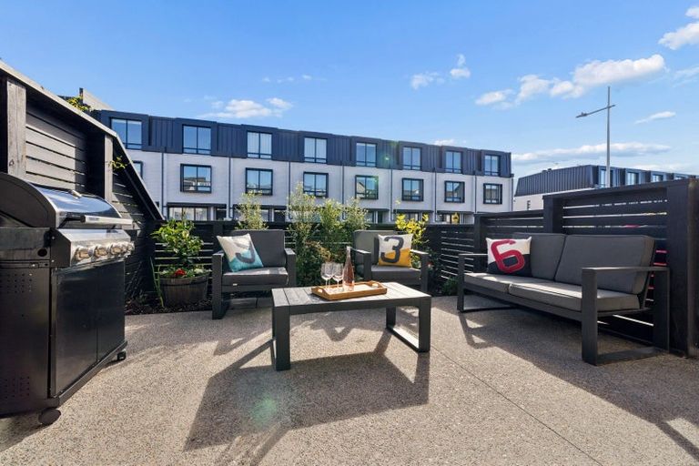 Photo of property in 10b Windlass Street, Long Bay, Auckland, 0630