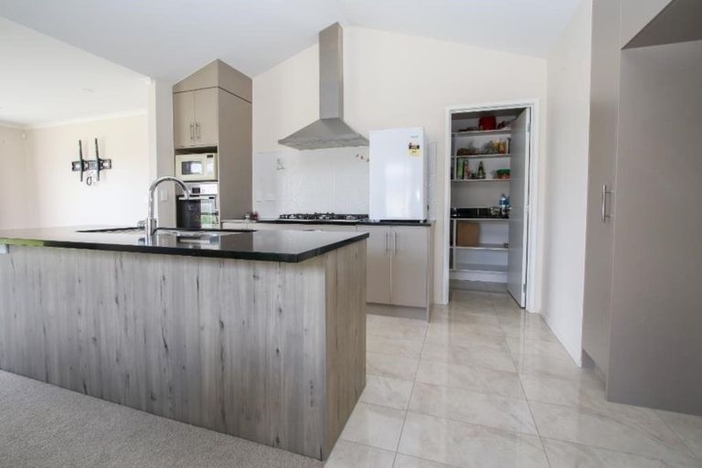 Photo of property in 14 Teatree Close, Huntington, Hamilton, 3210