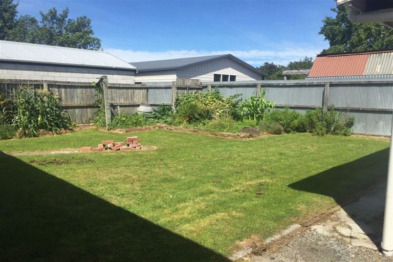 Photo of property in 6 Banks Place, Rangiora, 7400