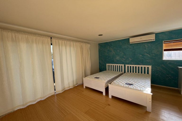 Photo of property in 1/143 Millhouse Drive, Golflands, Auckland, 2013