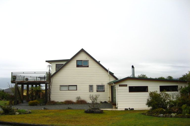 Photo of property in 23 Ana Street, Moana, 7872