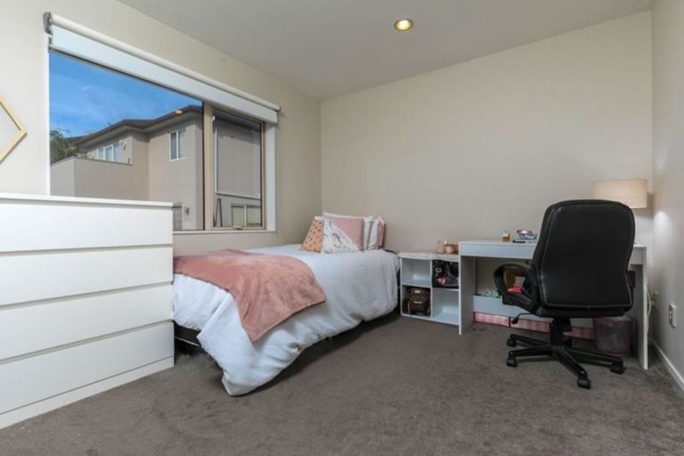 Photo of property in 30c Schnapper Rock Road, Schnapper Rock, Auckland, 0632