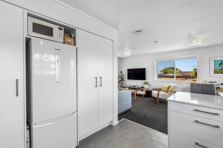 Photo of property in 117b Ngatai Road, Otumoetai, Tauranga, 3110