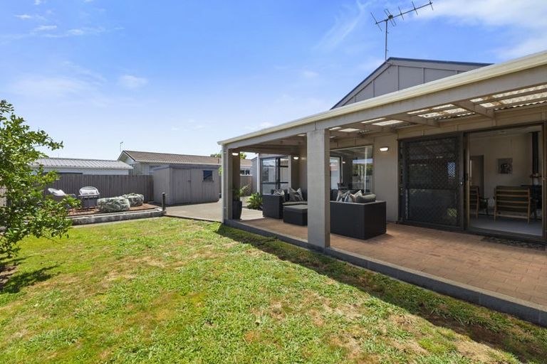 Photo of property in 115 Heta Road, Highlands Park, New Plymouth, 4312