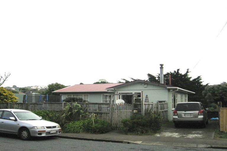 Photo of property in 29 Oswald Crescent, Paparangi, Wellington, 6037