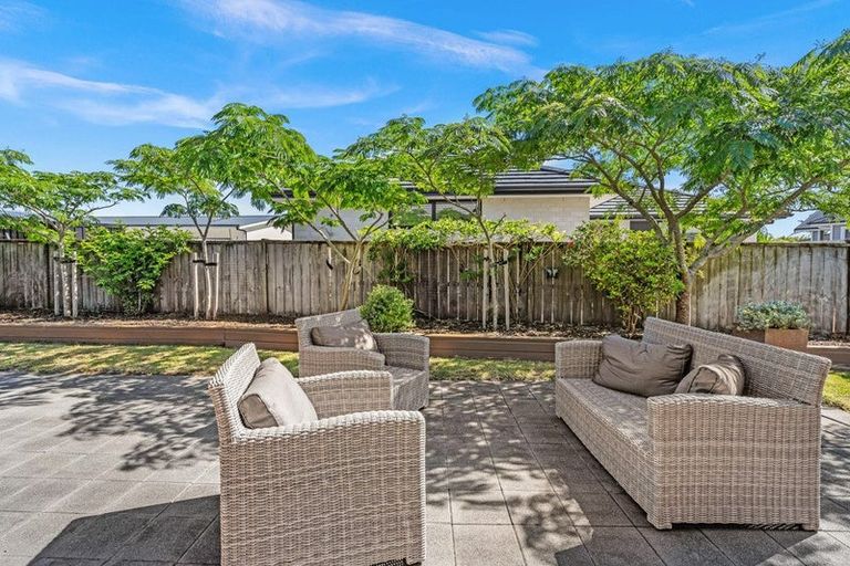 Photo of property in 11 Kihi Place, Ruakaka, 0116
