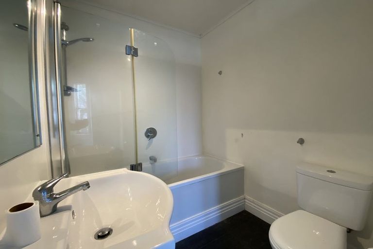 Photo of property in 8 Russell Terrace, Newtown, Wellington, 6021