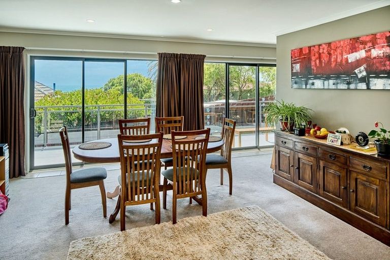 Photo of property in 21 View Road, Titahi Bay, Porirua, 5022