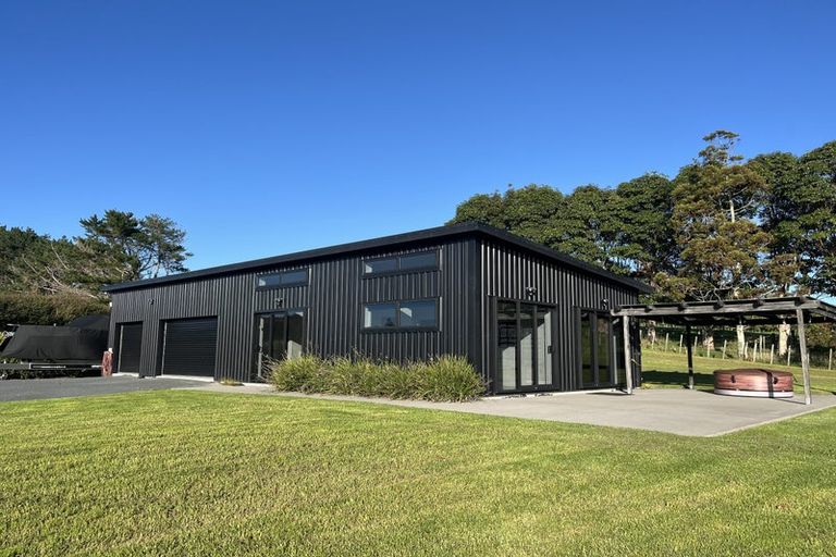 Photo of property in 239 Clarks Beach Road, Clarks Beach, Pukekohe, 2679