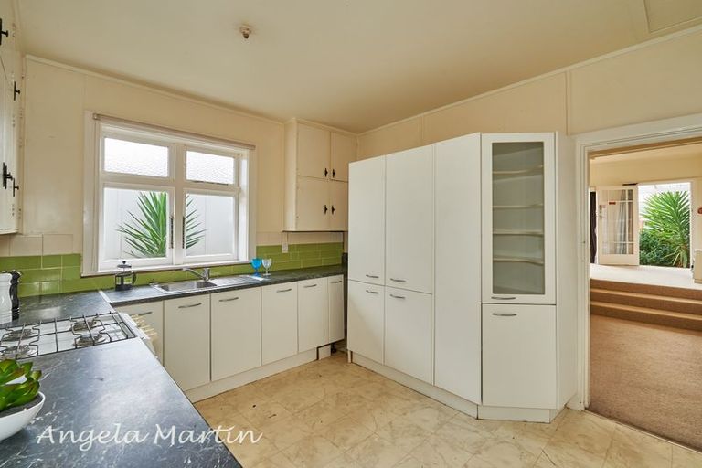 Photo of property in 34 Shamrock Street, Takaro, Palmerston North, 4412
