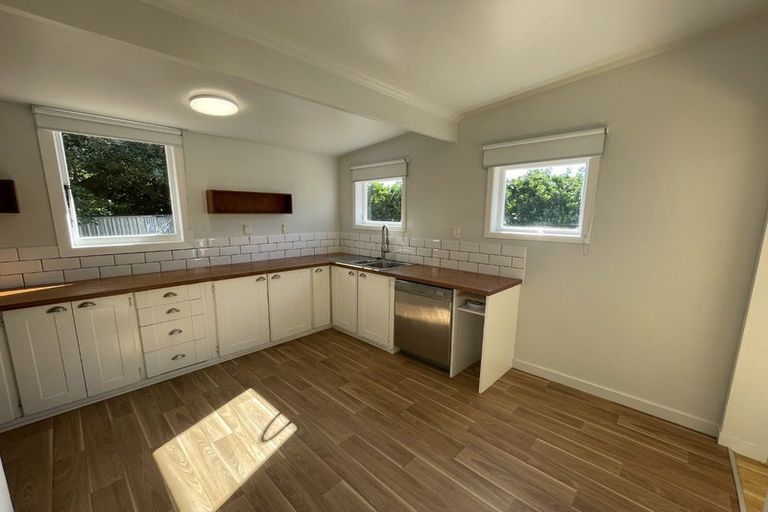 Photo of property in 143 Seatoun Heights Road, Miramar, Wellington, 6022
