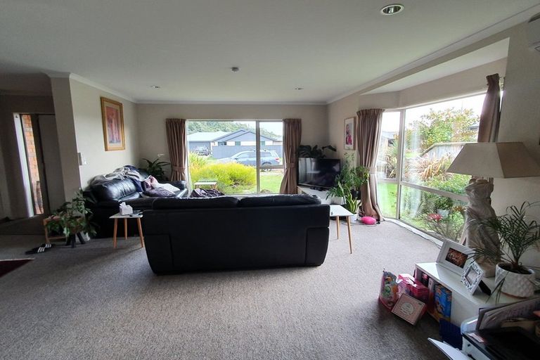 Photo of property in 11 Ridgeway Drive, Greymouth, 7805