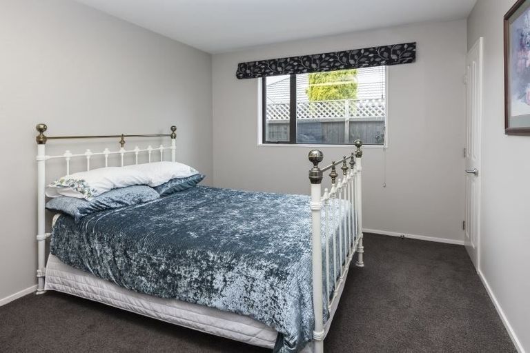 Photo of property in 28 Glasnevin Drive, Casebrook, Christchurch, 8051