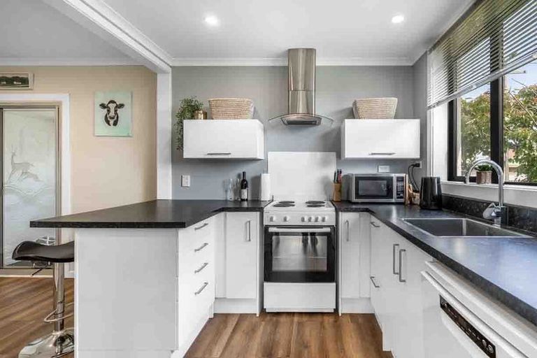 Photo of property in 242 Princes Street, Strathern, Invercargill, 9812