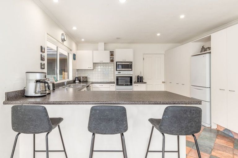 Photo of property in 28 Harry Shaw Way, Raumati South, Paraparaumu, 5032