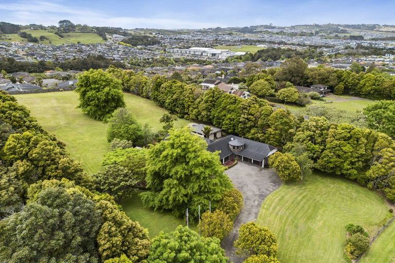 Photo of property in 11 Gracechurch Drive, Flat Bush, Auckland, 2016