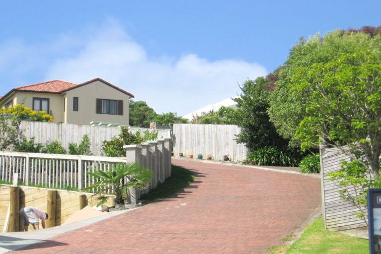 Photo of property in 29 Manu Place, Pinehill, Auckland, 0632