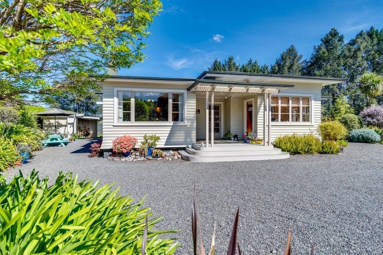 Photo of property in 213 Ellis Wallace Road, Eskdale, Napier, 4182