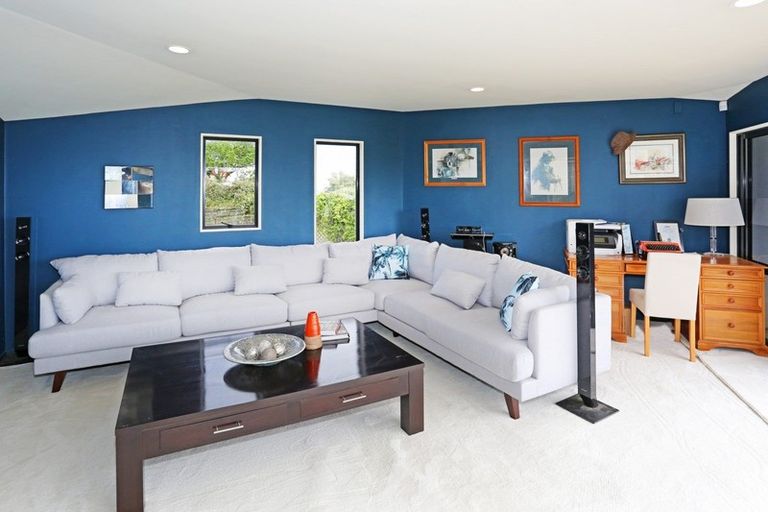 Photo of property in 6b Jayar Heights, Bombay, 2675