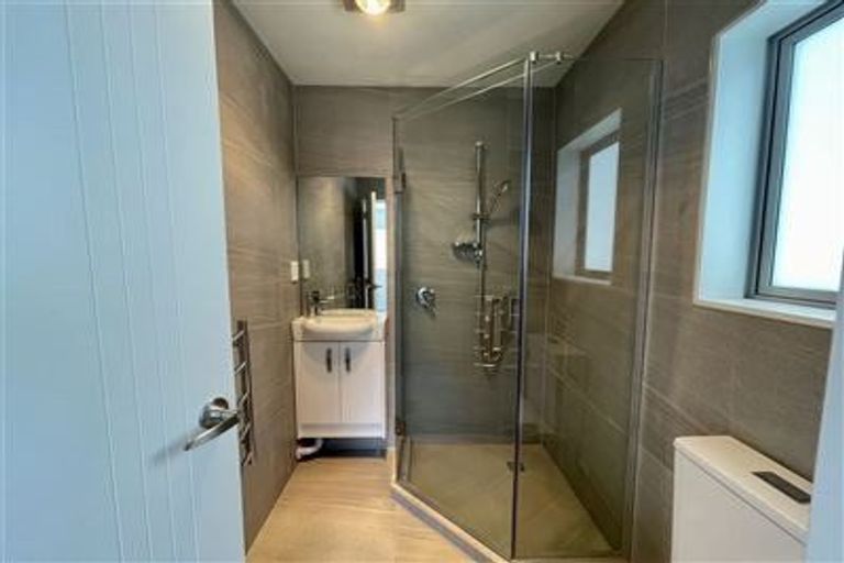 Photo of property in 271 Te Atatu Road, Te Atatu South, Auckland, 0610